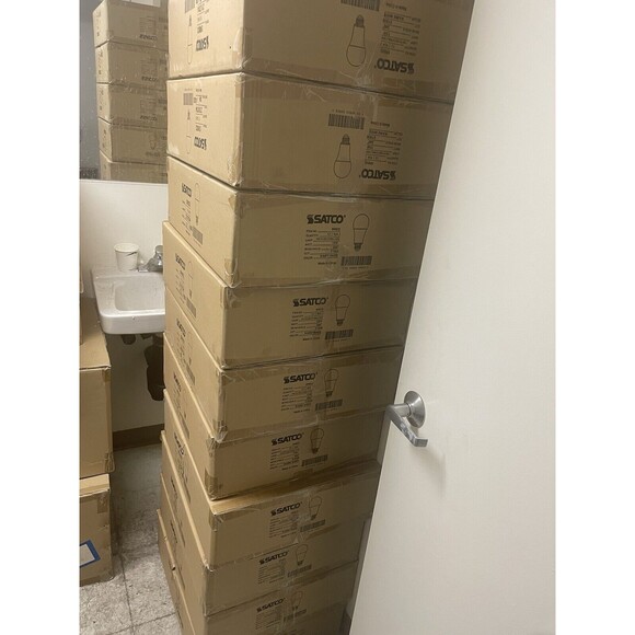 Large lot of 48 Satco LED Bulbs 120V Warm White 1500 Lumen New - Picture 10 of 10